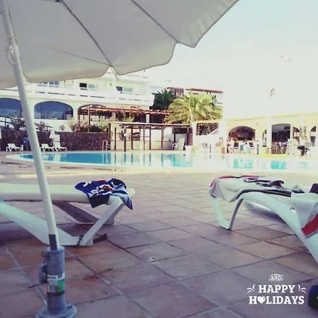 Apartment Sleeps 4 Pool Wifi *